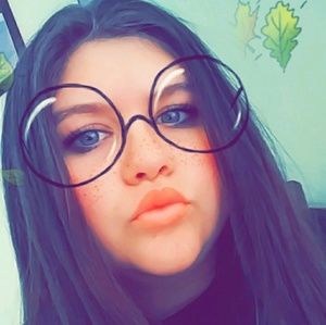 Meet your Posher, Michaela